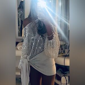 NWT ZARA blogger fav 2025 collection sequin top size S and M 
🚨Firm price